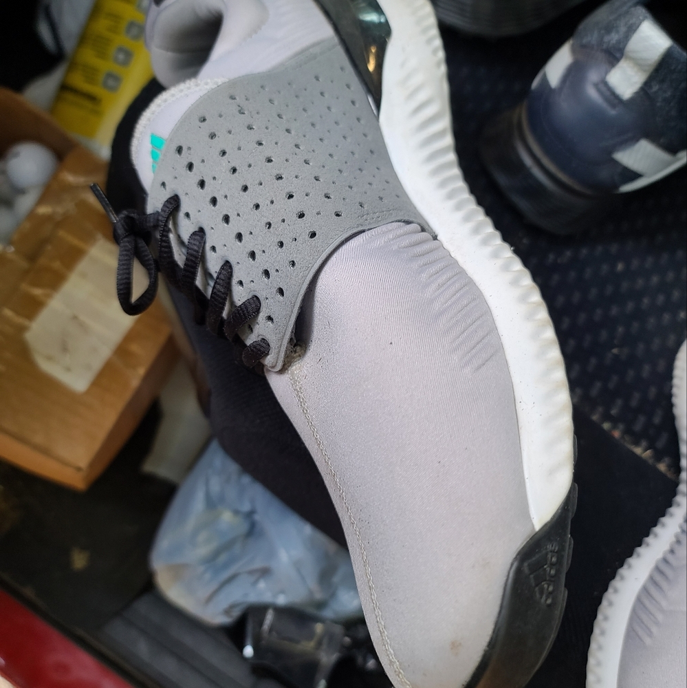 Adidas Adicross Bounce spikeless golf shoes